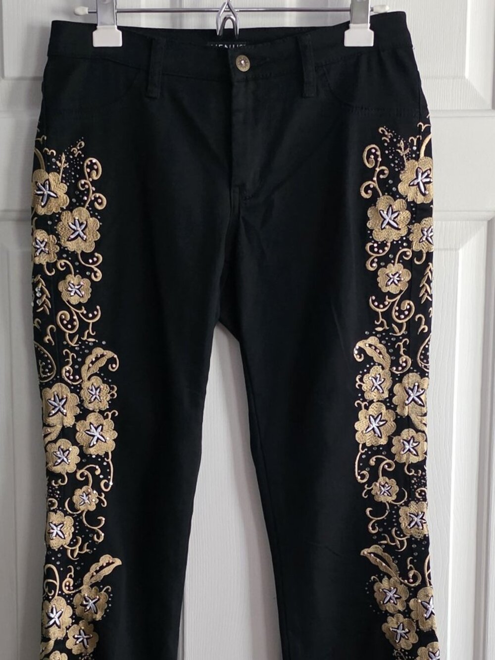 NWOT Womens Venus Black Golden Studded Floral Blue Jeans Size 6